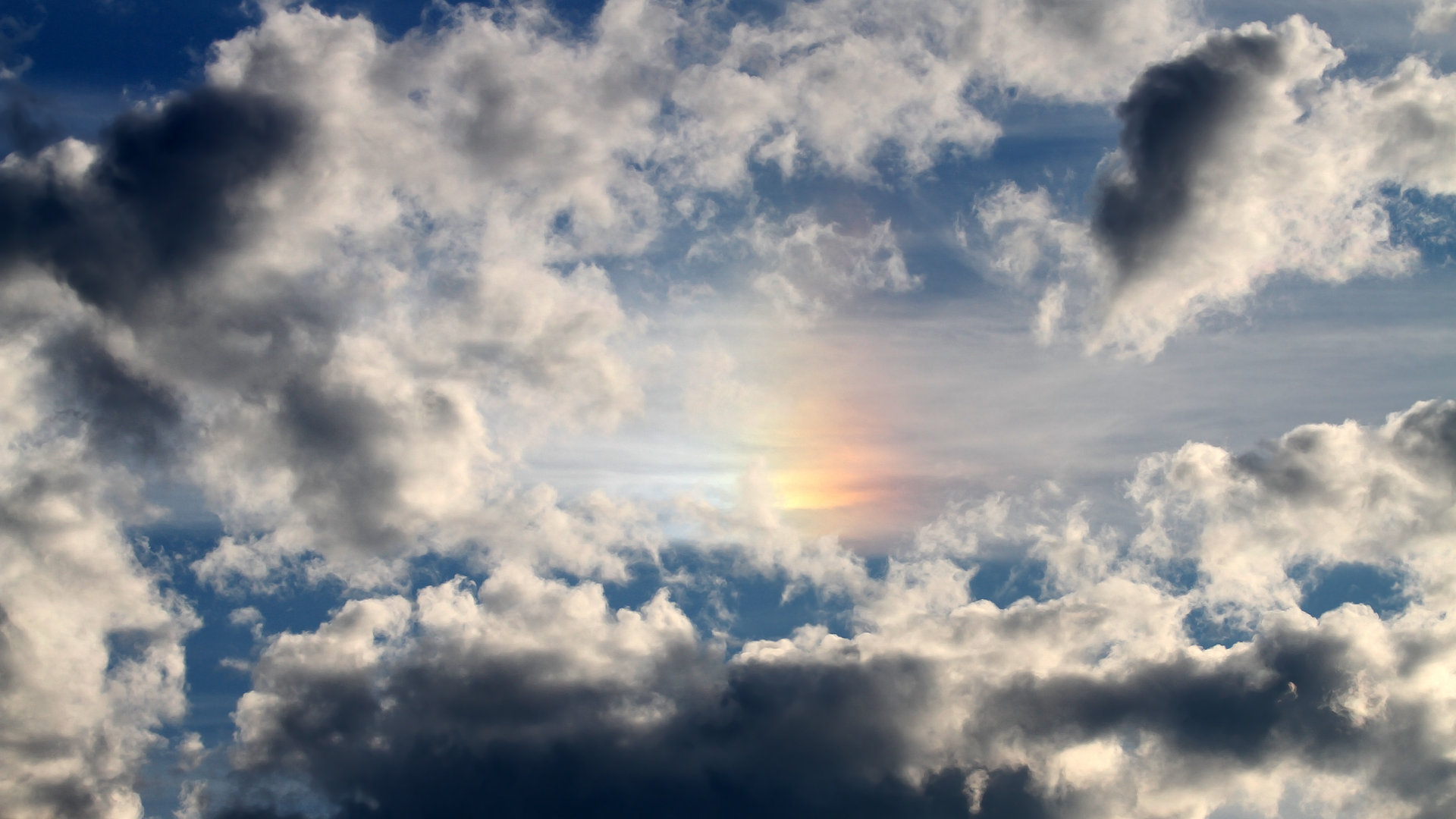 爱游戏娱乐-中场站位分层是否影响后场出球线路选择，中场分几种