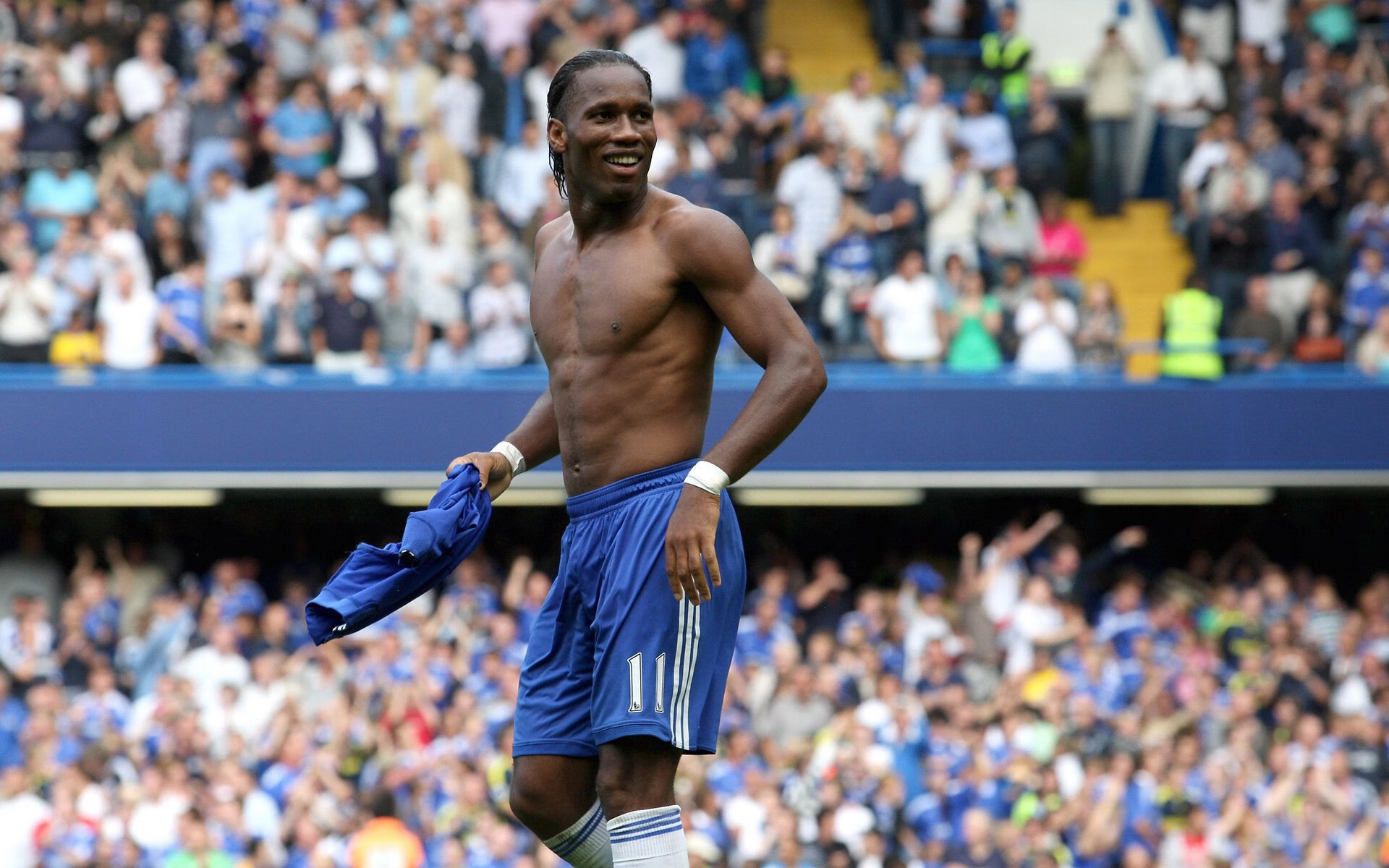 大型夜光水上摩托表演,灯火辉煌中的极速狂飙,水上摩托长啥样